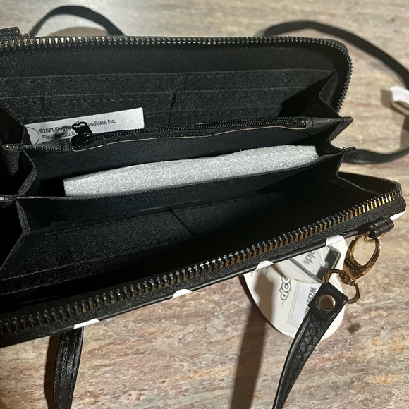 NWT Betty Boop3 ways to wear wallet- wristlet-crossbody bag - Picture 3 of 16